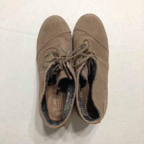 Toms Desert Taupe Kala Suede Lace Up Wedge Booties - Picture 7 of 10